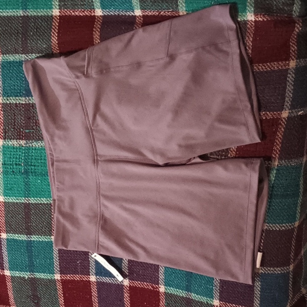 DKNY 7" Inseam High Rise Stretch Bike Short- XXL (NWT)